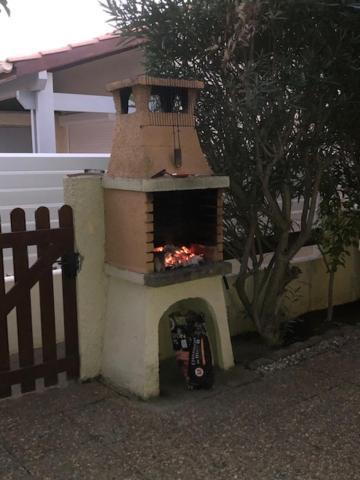 - Maison De